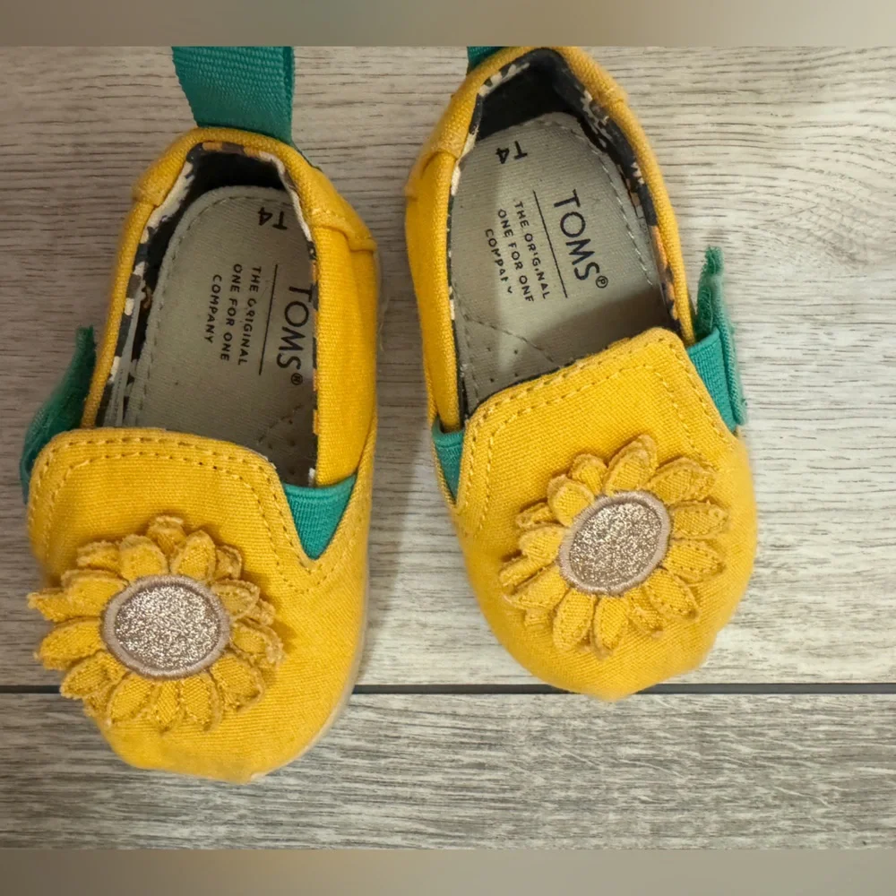 TOMS Kids Yellow Sunflower Shoes